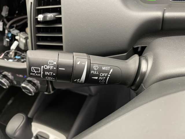 ホンダ フィット e:HEVホーム 長野県 2022(令4)年 4.2万km クリスタルブラックパール ホンダセンシング/・クルーズコントロール（追従あり）/・レーンキープアシスト/・衝突被害軽減システム/・クリアランスソナー/LEDヘッドライト/オートマチックハイビーム/オートライト/電動パーキングブレーキ/ブレーキホールド/コーナーセンサー（前後）/ハーフレザーシート/純正フロアマット/USB端子/スマートキー/スペアキー/取扱説明書