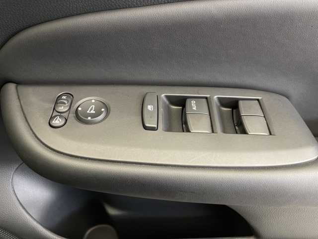 ホンダ フィット e:HEVホーム 長野県 2022(令4)年 4.2万km クリスタルブラックパール ホンダセンシング/・クルーズコントロール（追従あり）/・レーンキープアシスト/・衝突被害軽減システム/・クリアランスソナー/LEDヘッドライト/オートマチックハイビーム/オートライト/電動パーキングブレーキ/ブレーキホールド/コーナーセンサー（前後）/ハーフレザーシート/純正フロアマット/USB端子/スマートキー/スペアキー/取扱説明書