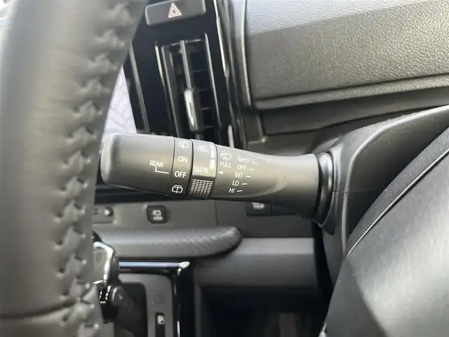 スズキ ソリオ バンディット HV MV 滋賀県 2023(令5)年 0.5万km メロウディープレッドパール 純正9型ナビ/（BT/CD/DVD/AppleCarPlay/AndroidAuto/フルセグ）/全方位カメラ/片側電動スライドドア/前後ドライブレコーダー/シートヒーター/衝突被害軽減ブレーキ/レーダークルーズコントロール/オートライト/オートハイビーム/LEDヘッドライト