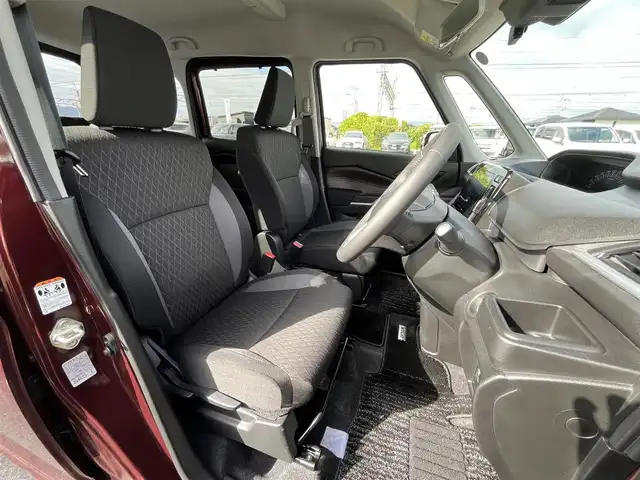 スズキ ソリオ バンディット HV MV 滋賀県 2023(令5)年 0.5万km メロウディープレッドパール 純正9型ナビ/（BT/CD/DVD/AppleCarPlay/AndroidAuto/フルセグ）/全方位カメラ/片側電動スライドドア/前後ドライブレコーダー/シートヒーター/衝突被害軽減ブレーキ/レーダークルーズコントロール/オートライト/オートハイビーム/LEDヘッドライト