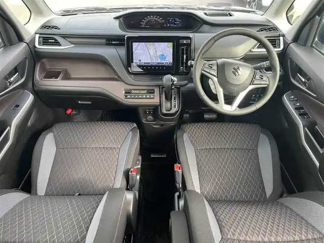 スズキ ソリオ バンディット HV MV 滋賀県 2023(令5)年 0.5万km メロウディープレッドパール 純正9型ナビ/（BT/CD/DVD/AppleCarPlay/AndroidAuto/フルセグ）/全方位カメラ/片側電動スライドドア/前後ドライブレコーダー/シートヒーター/衝突被害軽減ブレーキ/レーダークルーズコントロール/オートライト/オートハイビーム/LEDヘッドライト