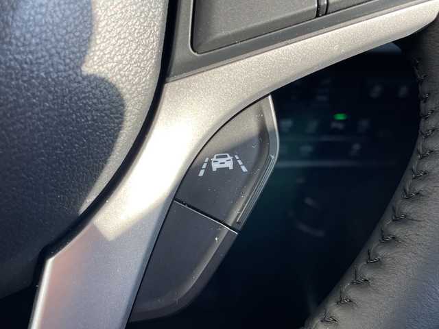 スズキ ソリオ バンディット HV MV 千葉県 2025(令7)年 1万km ピュアホワイトP 純正9インチナビ/(フルセグTV/BT/AppleCarPlay/AndroidAuto)/全周囲カメラ/前後ドライブレコーダー/ヘッドアップディスプレイ/パーキングアシスト/衝突被害軽減システム/車線逸脱警報/バックカメラ/クルーズコントロール/両側パワースライドドア/横滑り防止装置/ETC/アイドリングストップ/LEDヘッドライト/フォグランプ/オートライト/ウィンカーミラー/電動格納ミラー/純正15インチAW/シートヒーター/プッシュスタート/スマートキー/フロアマット/保証書