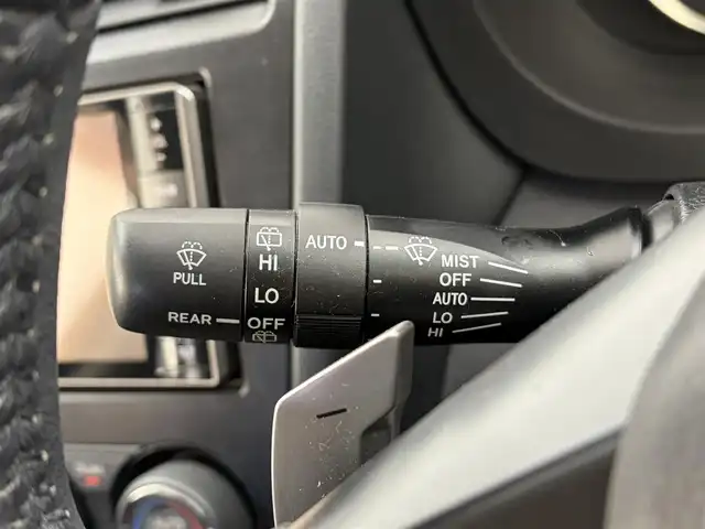 スバル インプレッサ スポーツ 2．0i－S 愛知県 2012(平24)年 4.8万km クリスタルブラックシリカ 社外ナビ/（Bluetooth/CD/DVD/TV/SD）/ETC/ハーフレザー/オートライト/ドアバイザー/ステアリングリモコン/パドルシフト/純正フロアマット/スマートキー/プッシュスタート/電動格納ミラー