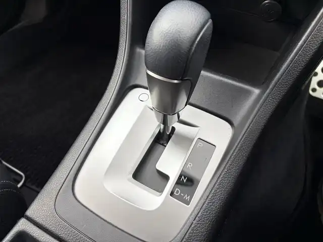 スバル インプレッサ スポーツ 2．0i－S 愛知県 2012(平24)年 4.8万km クリスタルブラックシリカ 社外ナビ/（Bluetooth/CD/DVD/TV/SD）/ETC/ハーフレザー/オートライト/ドアバイザー/ステアリングリモコン/パドルシフト/純正フロアマット/スマートキー/プッシュスタート/電動格納ミラー
