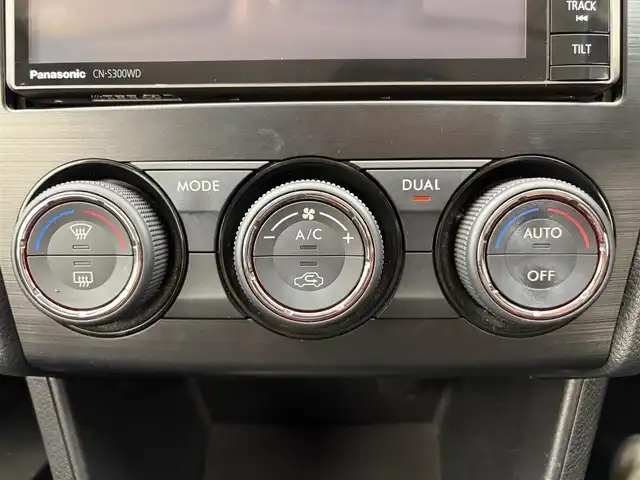 スバル インプレッサ スポーツ 2．0i－S 愛知県 2012(平24)年 4.8万km クリスタルブラックシリカ 社外ナビ/（Bluetooth/CD/DVD/TV/SD）/ETC/ハーフレザー/オートライト/ドアバイザー/ステアリングリモコン/パドルシフト/純正フロアマット/スマートキー/プッシュスタート/電動格納ミラー