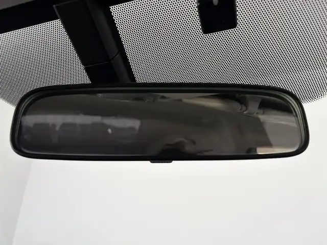 スバル インプレッサ スポーツ 2．0i－S 愛知県 2012(平24)年 4.8万km クリスタルブラックシリカ 社外ナビ/（Bluetooth/CD/DVD/TV/SD）/ETC/ハーフレザー/オートライト/ドアバイザー/ステアリングリモコン/パドルシフト/純正フロアマット/スマートキー/プッシュスタート/電動格納ミラー