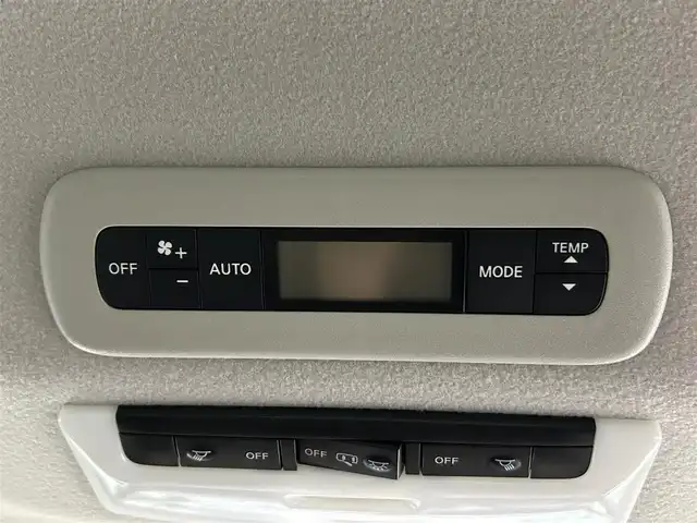 日産 セレナ X 道央・札幌 2018(平30)年 6.7万km ブリリアントホワイトパール ・４ＷＤ/・全方位カメラ/・純正９インチナビ/・オートステップ/・シートバックグリップ/・片側パワースライドドア/・アイドリングストップ/・横滑り防止機能/・レーンアシスト/・クルーズコントロール/・Ｗエアコン/・スマートキー＆プッシュスタート/・純正フロアマット/・オートエアコン/・ドアバイザー/・フルセグTV＆Ｂｌｕｅｔｏｏｔｈ＆ＣＤ＆ＤＶＤ/・ヘッドライトレベライザー/・ステアリングスイッチ/・２列目サンシェード