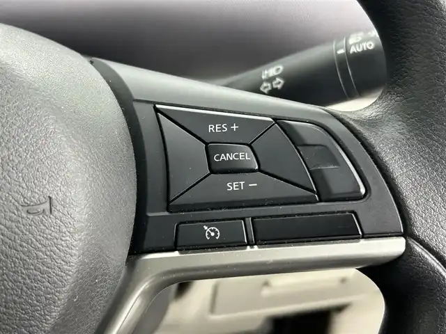 日産 セレナ X 道央・札幌 2018(平30)年 6.7万km ブリリアントホワイトパール ・４ＷＤ/・全方位カメラ/・純正９インチナビ/・オートステップ/・シートバックグリップ/・片側パワースライドドア/・アイドリングストップ/・横滑り防止機能/・レーンアシスト/・クルーズコントロール/・Ｗエアコン/・スマートキー＆プッシュスタート/・純正フロアマット/・オートエアコン/・ドアバイザー/・フルセグTV＆Ｂｌｕｅｔｏｏｔｈ＆ＣＤ＆ＤＶＤ/・ヘッドライトレベライザー/・ステアリングスイッチ/・２列目サンシェード