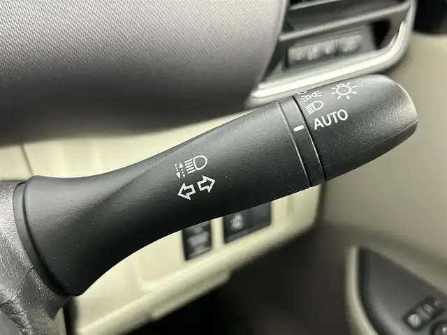 日産 セレナ X 道央・札幌 2018(平30)年 6.7万km ブリリアントホワイトパール ・４ＷＤ/・全方位カメラ/・純正９インチナビ/・オートステップ/・シートバックグリップ/・片側パワースライドドア/・アイドリングストップ/・横滑り防止機能/・レーンアシスト/・クルーズコントロール/・Ｗエアコン/・スマートキー＆プッシュスタート/・純正フロアマット/・オートエアコン/・ドアバイザー/・フルセグTV＆Ｂｌｕｅｔｏｏｔｈ＆ＣＤ＆ＤＶＤ/・ヘッドライトレベライザー/・ステアリングスイッチ/・２列目サンシェード