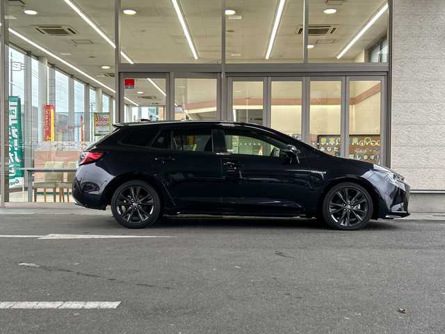 トヨタ カローラツーリング ハイブリッド ダブルバイビー 埼玉県 2019(令1)年 2万km スパークリングブラックパールクリスタルシャイン Toyota Safety Sense/〇プリクラッシュセーフティ/〇レーントレーシングアシスト/〇レーンディパーチャーアラート/〇レーダークルーズコントロール/〇オートマチックハイビーム/〇ロードサインアシスト/〇ドライバー異常時対応システム/〇プロアクティブドライビングアシスト/〇発進遅れ告知機能/エアバッグ(W+サイド)/カーテンエアバッグ/純正ナビ/シートヒーター/取扱説明書/保証書