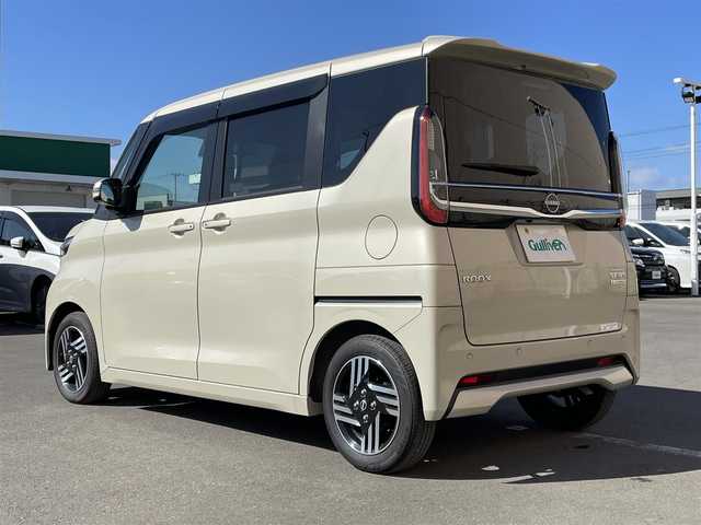 日産 ルークス ハイウェイスター X 東京都 2024(令6)年 0.5万km フローズンバニラパール 純正9型ナビ/アラウンドビューモニター/エマージェンシーブレーキ/車線逸脱警報/クリアランスソナー/両側パワースライドドア/LEDヘッドライト/ステアリングスイッチ/ETC/ドライブレコーダー/スマートキー