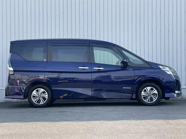 日産 セレナ e－パワー ハイウェイスター V 神奈川県 2020(令2)年 2.8万km アズライトブルー ・純正ＳＤナビ　/・全周囲モニター　/・後席モニター　/・Ｂｌｕｅｔｏｏｔｈ　/・Ｂｌｕ－ｒａｙ　ＤＶＤ　ＣＤ　/・純正ドライブレコーダー　/・フロント＆バックソナー　/・両側パワースライドドア　/・ETC　/・純正フロアマット/・純正アルミホイール/・ＬＥＤヘッドライト/・純正フォグランプ/・リヤサンシェード/・スマートキー/・プッシュスタート