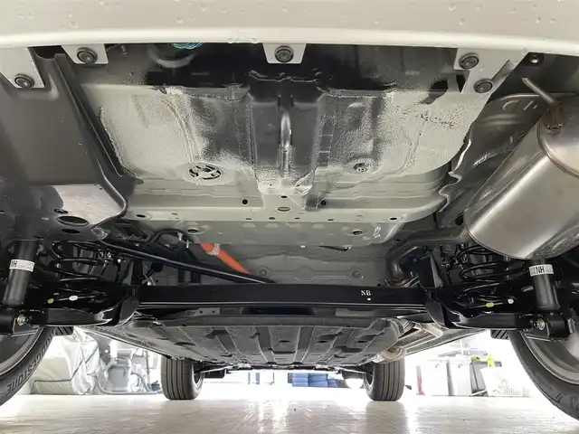 ホンダ ヴェゼル ハイブリッド e:HEV Z 滋賀県 2025(令7)年 0.1万km未満 プラチナホワイトパール 登録済未使用車/純正９インチナビ/（Bluetooth/フルセグ/TV/USB/AppleCarplay/AndroidAuto)/追従型クルーズコントロール/レーンキープアシスト/前後クリアランスソナー/電動パワーバックドア/純正ビルトインETC2.0/前方ドライブレコーダー/ワイヤレス充電/前席シートヒーター/ステアリングヒーター/衝突軽減ブレーキ/オートブレーキホールド/LEDライト/オートライト/ダウンヒルアシストコントロール/ハーフレザーシート/エンジンプッシュスタート/スマートキー/ステアリングスイッチ