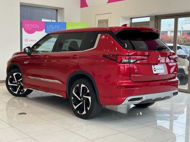 三菱 アウトランダー ＰＨＥＶ G 埼玉県 2021(令3)年 1.8万km レッドダイヤモンド マイパイロット/純正ナビ/　　BT/フルセグTV/AppleCarPlay/マルチアラウンドモニター/パワーバックドア/レーダークルーズコントロール/LEDオートライト/ハーフレザーシート/パワーシート/シートヒーター/純正20インチAW/ブラインドスポットモニター/パドルシフト/プッシュスタート/ETC/禁煙車