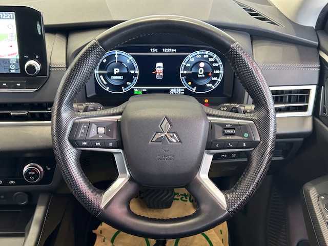 三菱 アウトランダー ＰＨＥＶ G 埼玉県 2021(令3)年 1.8万km レッドダイヤモンド マイパイロット/純正ナビ/　　BT/フルセグTV/AppleCarPlay/マルチアラウンドモニター/パワーバックドア/レーダークルーズコントロール/LEDオートライト/ハーフレザーシート/パワーシート/シートヒーター/純正20インチAW/ブラインドスポットモニター/パドルシフト/プッシュスタート/ETC/禁煙車