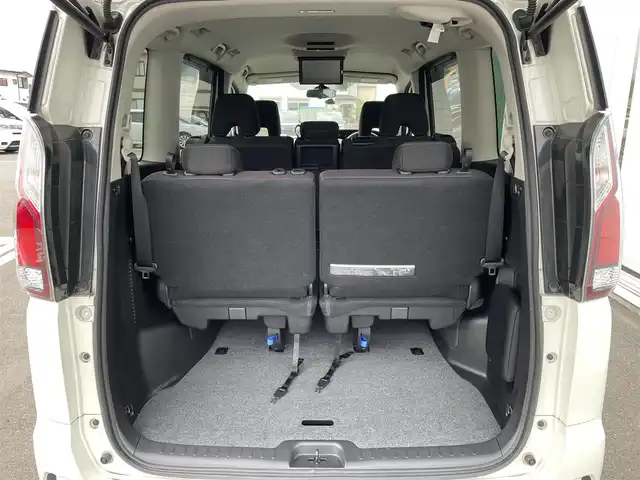 日産 セレナ ハイウェイスターVセレクションⅡ 神奈川県 2019(平31)年 5.6万km パール 後席モニター　/純正ナビ /バックカメラ　/フルセグ　/ドライブレコーダー　/両側パワースライドドア/ビルドインETC 　/ｗ＋サイドエアバッグ　/カーテンエアバック　/ABS /横滑り防止装置　/LEDヘッドライト/盗難防止装置/純正フロアマット/純正アルミホイル/3列シート/ベンチシート/ウォークスルー/オートライト/スマートキー