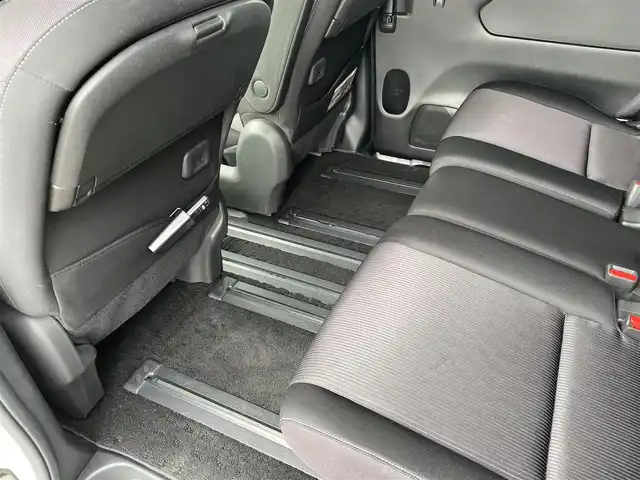 日産 セレナ ハイウェイスターVセレクションⅡ 神奈川県 2019(平31)年 5.6万km パール 後席モニター　/純正ナビ /バックカメラ　/フルセグ　/ドライブレコーダー　/両側パワースライドドア/ビルドインETC 　/ｗ＋サイドエアバッグ　/カーテンエアバック　/ABS /横滑り防止装置　/LEDヘッドライト/盗難防止装置/純正フロアマット/純正アルミホイル/3列シート/ベンチシート/ウォークスルー/オートライト/スマートキー