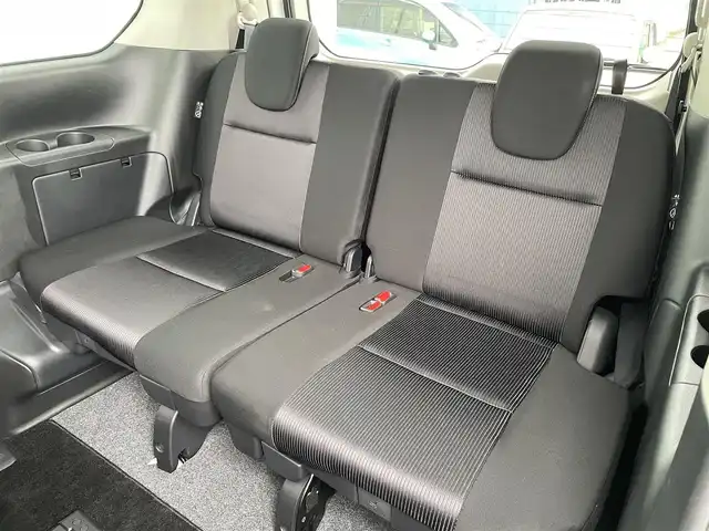 日産 セレナ ハイウェイスターVセレクションⅡ 神奈川県 2019(平31)年 5.6万km パール 後席モニター　/純正ナビ /バックカメラ　/フルセグ　/ドライブレコーダー　/両側パワースライドドア/ビルドインETC 　/ｗ＋サイドエアバッグ　/カーテンエアバック　/ABS /横滑り防止装置　/LEDヘッドライト/盗難防止装置/純正フロアマット/純正アルミホイル/3列シート/ベンチシート/ウォークスルー/オートライト/スマートキー