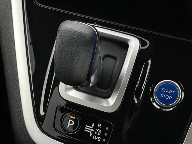 日産 セレナ e－パワー ハイウェイスター V 福岡県 2019(令1)年 5.4万km ダイヤモンドブラック 純正9型SDナビ(フルセグTV/CD/DVD/BT)アラウンドビューモニター後席モニターエマージェンシーブレーキコーナーセンサー両側パワスラクルコンETC防水シートUSBポート純正LEDヘッドライト純正フロアマット純正15インチアルミホイールプッシュスタートスマートキー