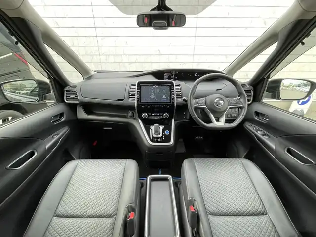 日産 セレナ e－パワー ハイウェイスター V 福岡県 2019(令1)年 5.4万km ダイヤモンドブラック 純正9型SDナビ(フルセグTV/CD/DVD/BT)アラウンドビューモニター後席モニターエマージェンシーブレーキコーナーセンサー両側パワスラクルコンETC防水シートUSBポート純正LEDヘッドライト純正フロアマット純正15インチアルミホイールプッシュスタートスマートキー