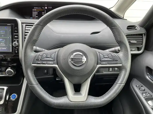 日産 セレナ e－パワー ハイウェイスター V 福岡県 2019(令1)年 5.4万km ダイヤモンドブラック 純正9型SDナビ(フルセグTV/CD/DVD/BT)アラウンドビューモニター後席モニターエマージェンシーブレーキコーナーセンサー両側パワスラクルコンETC防水シートUSBポート純正LEDヘッドライト純正フロアマット純正15インチアルミホイールプッシュスタートスマートキー