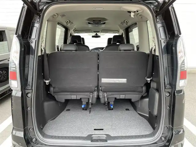 日産 セレナ e－パワー ハイウェイスター V 福岡県 2019(令1)年 5.4万km ダイヤモンドブラック 純正9型SDナビ(フルセグTV/CD/DVD/BT)アラウンドビューモニター後席モニターエマージェンシーブレーキコーナーセンサー両側パワスラクルコンETC防水シートUSBポート純正LEDヘッドライト純正フロアマット純正15インチアルミホイールプッシュスタートスマートキー