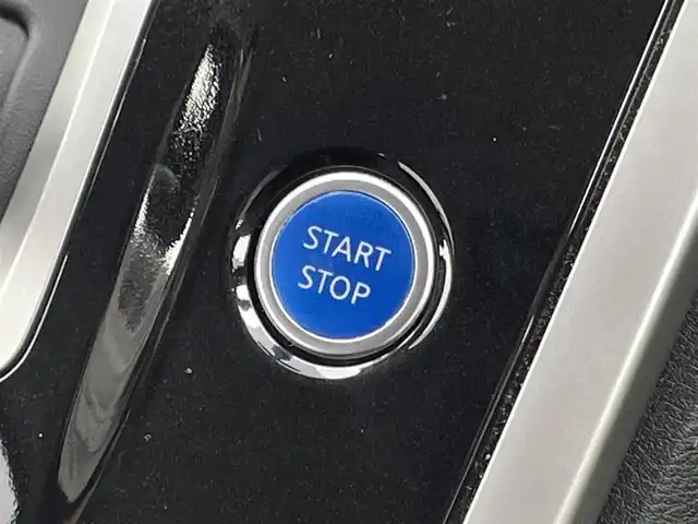 日産 セレナ e－パワー ハイウェイスター V 福岡県 2019(令1)年 5.4万km ダイヤモンドブラック 純正9型SDナビ(フルセグTV/CD/DVD/BT)アラウンドビューモニター後席モニターエマージェンシーブレーキコーナーセンサー両側パワスラクルコンETC防水シートUSBポート純正LEDヘッドライト純正フロアマット純正15インチアルミホイールプッシュスタートスマートキー