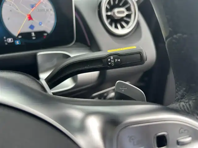 メルセデス・ベンツ ＧＬＢ２００ｄ AMGライン 滋賀県 2020(令2)年 3.3万km 黒 パノラマスライディングルーフ/レザーエクスクルーシブパッケージ/純正ナビ/フルセグテレビ/３６０°カメラ　/パワーバックドア/純正AW/ACC/LKA/BSM/アイドリングストップ/プッシュスタート/ETC