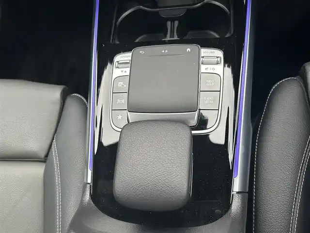 メルセデス・ベンツ ＧＬＢ２００ｄ AMGライン 滋賀県 2020(令2)年 3.3万km 黒 パノラマスライディングルーフ/レザーエクスクルーシブパッケージ/純正ナビ/フルセグテレビ/３６０°カメラ　/パワーバックドア/純正AW/ACC/LKA/BSM/アイドリングストップ/プッシュスタート/ETC