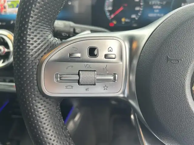 メルセデス・ベンツ ＧＬＢ２００ｄ AMGライン 滋賀県 2020(令2)年 3.3万km 黒 パノラマスライディングルーフ/レザーエクスクルーシブパッケージ/純正ナビ/フルセグテレビ/３６０°カメラ　/パワーバックドア/純正AW/ACC/LKA/BSM/アイドリングストップ/プッシュスタート/ETC