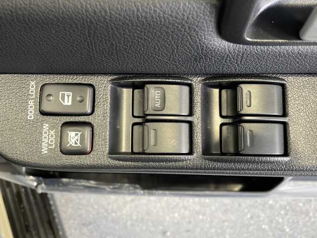 トヨタ ランドクルーザー AX 愛媛県 2024(令6)年 0.2万km ベージュ ワンオーナー/純正ナビ/CD/DVD/SD/BT/TV/バックカメラ/ETC/4WD/・ダウンヒルアシストコントロール/トヨタセーフティセンス/・プリクラッシュセーフティ/・レーンディパーチャーアラート/・クルーズコントロール/革巻きステアリング/・ステアリングスイッチ/MT付きAT/純正フロアマット/純正16インチAW/オートライト/・オートマチックハイビーム/・LEDヘッドライト/・LEDフォグランプ/・ヘッドライトレベライザー/背面タイヤ