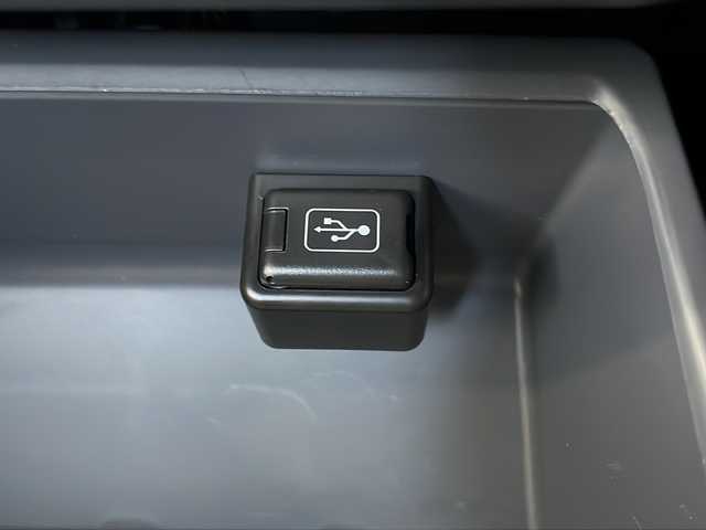 トヨタ ランドクルーザー AX 愛媛県 2024(令6)年 0.2万km ベージュ ワンオーナー/純正ナビ/CD/DVD/SD/BT/TV/バックカメラ/ETC/4WD/・ダウンヒルアシストコントロール/トヨタセーフティセンス/・プリクラッシュセーフティ/・レーンディパーチャーアラート/・クルーズコントロール/革巻きステアリング/・ステアリングスイッチ/MT付きAT/純正フロアマット/純正16インチAW/オートライト/・オートマチックハイビーム/・LEDヘッドライト/・LEDフォグランプ/・ヘッドライトレベライザー/背面タイヤ