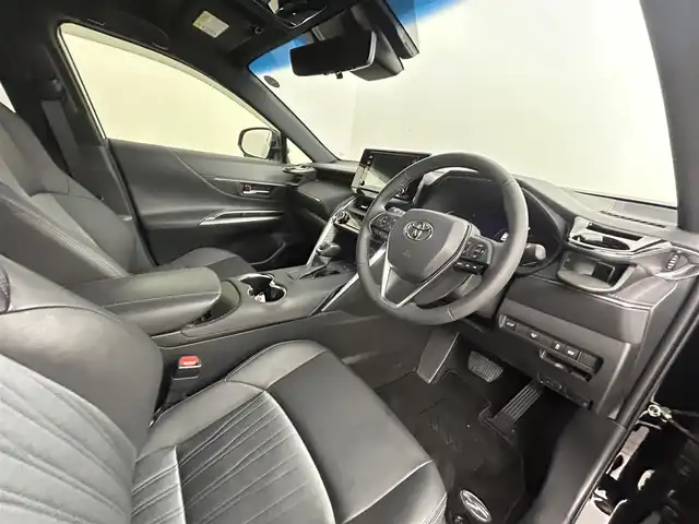 トヨタ ハリアー G 道央・札幌 2021(令3)年 3.4万km ブラック ・ワンオーナー/・４WD/・寒冷地仕様/・純正ディスプレイオーディオ/　BT/USB/Miracast/・バックカメラ/・デジタルインナーミラー/・トヨタセーフティセンス/・レーダークルーズコントロール/・レーンキープアシスト/・オートハイビーム/・クリアランスソナー/・パワーバックドア/・ハーフレザーシート/・LEDヘッドライト/・フォグライト/・オートライト/・プッシュスタート/・スマートキー/・純正エンジンスターター/・純正フロアマット/・ドアバイザー