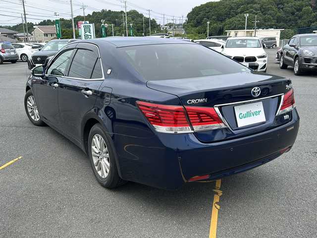 トヨタ クラウン ハイブリッド ロイヤルサルーン 茨城県 2014(平26)年 6.4万km ダークブルーマイカ 純正ナビ/　　BT/ワンセグ/バックカメラ/MTモード付/トランクイージークローザー/HIDオートライト/パワーシート/シートヒーター/純正16インチアルミホイール/スマートキー