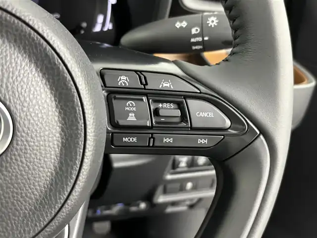 トヨタ シエンタ ハイブリッド Z 埼玉県 2025(令7)年 0.1万km未満 アーバンカーキ 登録済未使用車/純正ナビ/(Bluetooth/USB/AM/FM)/地デジフルセグ/全方位カメラ/前後ドライブレコーダー/ETC2.0/アダプティブクルーズコントロール/車線逸脱警報/ブラインドスポットモニター/衝突軽減ブレーキ/クリアランスソナー/ドライブモードセレクト/電動格納ミラー/ステアリングリモコン/プッシュスタート/純正15インチアルミホイール