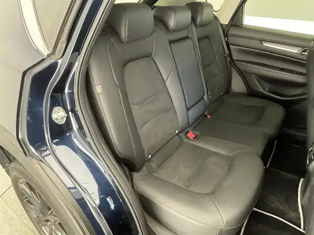 マツダ ＣＸ－５ XD ブラックトーンエディション 愛知県 2022(令4)年 2.1万km ディープクリスタルブルーマイカ 純正１０．２５型ナビ　フルセグＴＶ　Ｂｌｕｅｔｏｏｔｈ　ＥＴＣ　全方位カメラ　ＢＯＳＥサウンド　ワイヤレス充電　ステアリングヒーター　ハーフレザー　シートヒーター　パワーバックドア　ＬＥＤ　禁煙車/純正10.25型ナビ/ETC/全方位カメラ/ＢＯＳＥサウンド/ワイヤレス充電/ステアリングヒーター/オートブレーキホールド/ハーフレザーシート/シートヒーター/パワーバックドア/レーダークルーズコントロール/LEDヘッドライト/スマートキー/衝突軽減ブレーキ/禁煙車