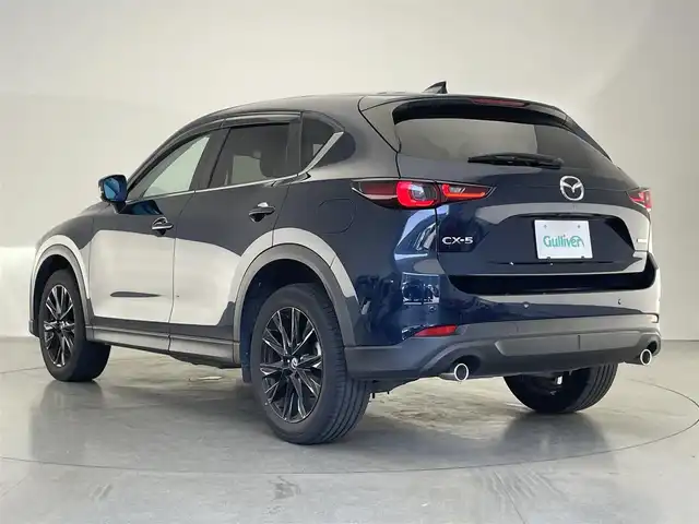 マツダ ＣＸ－５ XD ブラックトーンエディション 愛知県 2022(令4)年 2.1万km ディープクリスタルブルーマイカ 純正１０．２５型ナビ　フルセグＴＶ　Ｂｌｕｅｔｏｏｔｈ　ＥＴＣ　全方位カメラ　ＢＯＳＥサウンド　ワイヤレス充電　ステアリングヒーター　ハーフレザー　シートヒーター　パワーバックドア　ＬＥＤ　禁煙車/純正10.25型ナビ/ETC/全方位カメラ/ＢＯＳＥサウンド/ワイヤレス充電/ステアリングヒーター/オートブレーキホールド/ハーフレザーシート/シートヒーター/パワーバックドア/レーダークルーズコントロール/LEDヘッドライト/スマートキー/衝突軽減ブレーキ/禁煙車