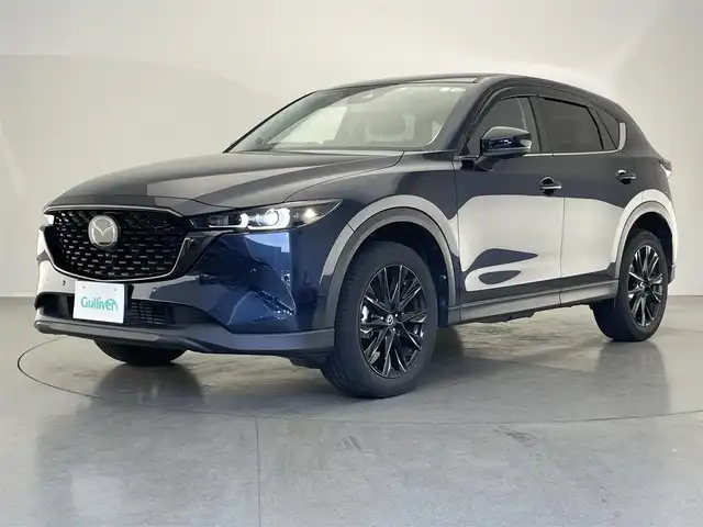 マツダ ＣＸ－５ XD ブラックトーンエディション 愛知県 2022(令4)年 2.1万km ディープクリスタルブルーマイカ 純正１０．２５型ナビ　フルセグＴＶ　Ｂｌｕｅｔｏｏｔｈ　ＥＴＣ　全方位カメラ　ＢＯＳＥサウンド　ワイヤレス充電　ステアリングヒーター　ハーフレザー　シートヒーター　パワーバックドア　ＬＥＤ　禁煙車/純正10.25型ナビ/ETC/全方位カメラ/ＢＯＳＥサウンド/ワイヤレス充電/ステアリングヒーター/オートブレーキホールド/ハーフレザーシート/シートヒーター/パワーバックドア/レーダークルーズコントロール/LEDヘッドライト/スマートキー/衝突軽減ブレーキ/禁煙車