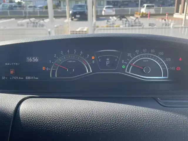 ホンダ Ｎ ＢＯＸ カスタム L ターボ 滋賀県 2022(令4)年 3.6万km プラチナホワイトパール ガソリン/2WD/CVT/社外マット(無限)/社外バイザー(無限）/両側パワースライドドア/９インチ社外ナビ【MVD-908HDL】/（FM/AM/CD/DVD/フルセグ/Bluetooth/SD/HDMI)/前後ドライブレコーダー/ETC/バックカメラ/Ｈｏｎｄａ ＳＥＮＳＩＮＧ/・踏み間違いブレーキアシスト/・プリクラッシュブレーキアシスト/・クルーズコントロール/・レーンキープアシスト/・標識検知機能/コーナー・バックセンサー/運転席・助手席シートヒーター/電動格納ミラー/電子パーキング/ブレーキホールド/本革巻きステアリング/ステアリングスイッチ/オートライト/ヘッドライトレベリング/LEDヘッドライト/フルオートエアコン/プッシュスタート/スマートキー/USB端子