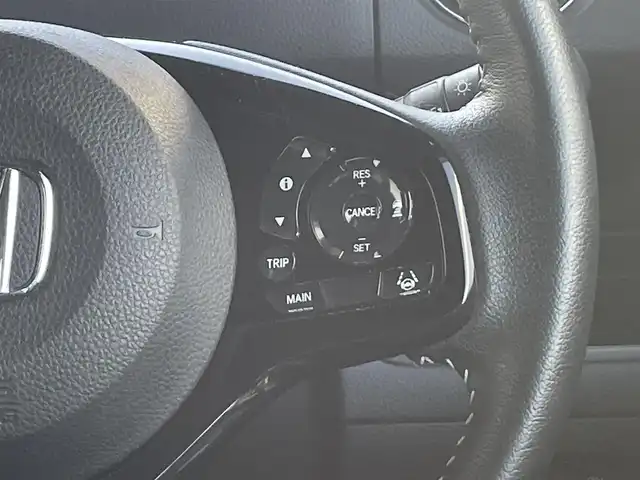 ホンダ Ｎ ＢＯＸ カスタム L ターボ 滋賀県 2022(令4)年 3.6万km プラチナホワイトパール ガソリン/2WD/CVT/社外マット(無限)/社外バイザー(無限）/両側パワースライドドア/９インチ社外ナビ【MVD-908HDL】/（FM/AM/CD/DVD/フルセグ/Bluetooth/SD/HDMI)/前後ドライブレコーダー/ETC/バックカメラ/Ｈｏｎｄａ ＳＥＮＳＩＮＧ/・踏み間違いブレーキアシスト/・プリクラッシュブレーキアシスト/・クルーズコントロール/・レーンキープアシスト/・標識検知機能/コーナー・バックセンサー/運転席・助手席シートヒーター/電動格納ミラー/電子パーキング/ブレーキホールド/本革巻きステアリング/ステアリングスイッチ/オートライト/ヘッドライトレベリング/LEDヘッドライト/フルオートエアコン/プッシュスタート/スマートキー/USB端子