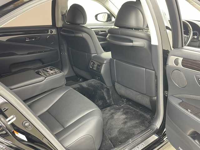 レクサス ＬＳ 600hL 道央・札幌 2015(平27)年 7.5万km ブラック ・4WD/・純正SDナビTV＆DVD＆BT/・バックカメラ/・クルーズコントロール/・レーンキープアシスト/・HEIGHT HIGH/・ブラインドスポットモニター/・オートマチックハイビーム/・レザーシート/・パワーシート/・マークレビンソン/・ハンドルヒーター/・シートヒーター/・エアーシート/・プッシュスタート/・スマートキー/・スペアキー/・オートワイパー/・パワーバックドア/・ウット調革巻きステアリング/・電動サンシード/・ミラーヒーター/・オートライト/・LEDヘッドライトフォグ/・空気圧センサー/・ステアリングスイッチ/・SPORT・COMFORTECOモード/・横滑り防止/・SNOWモード