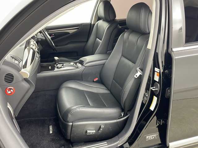 レクサス ＬＳ 600hL 道央・札幌 2015(平27)年 7.5万km ブラック ・4WD/・純正SDナビTV＆DVD＆BT/・バックカメラ/・クルーズコントロール/・レーンキープアシスト/・HEIGHT HIGH/・ブラインドスポットモニター/・オートマチックハイビーム/・レザーシート/・パワーシート/・マークレビンソン/・ハンドルヒーター/・シートヒーター/・エアーシート/・プッシュスタート/・スマートキー/・スペアキー/・オートワイパー/・パワーバックドア/・ウット調革巻きステアリング/・電動サンシード/・ミラーヒーター/・オートライト/・LEDヘッドライトフォグ/・空気圧センサー/・ステアリングスイッチ/・SPORT・COMFORTECOモード/・横滑り防止/・SNOWモード