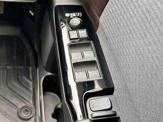 ホンダ オデッセイ ハイブリッド e:HEVアブソルート EX 宮城県 2021(令3)年 5.6万km プレミアムスパークルブラックパール ホンダセンシング/・衝突軽減ブレーキ/・歩行者事故低減ステアリング/・アダプティブクルーズコントロール/・車線維持支援システム/・誤発進抑制機能/・先行車発進お知らせ機能/・標識認識機能/・後方誤発進抑制機能/マルチビューカメラシステム/スマートパーキングアシストシステム/パーキングセンサーシステム/ブラインドスポットインフォメーション/純正10インチナビ（VXU-217DYi）/・CD/DVD/・Bluetooth/・フルセグTV/ビルトインETC2.0/ドライブレコーダー/AC100V/1500W/ハンズフリーアクセスパワーバックドア/ジェスチャーコントロールパワースライドドア/ハーフレザーシート/前席パワーシート/前席シートヒーター/革巻きステアリング/電動パーキングブレーキ/ブレーキホールド/LEDヘッドランプ/フォグランプ/オートライト/スマートキー＆プッシュスタート/電動格納ミラー/リアオートエアコン/純正18インチAW/純正フロアマット/ドアバイザー/W/サイド/カーテンエアバッグ