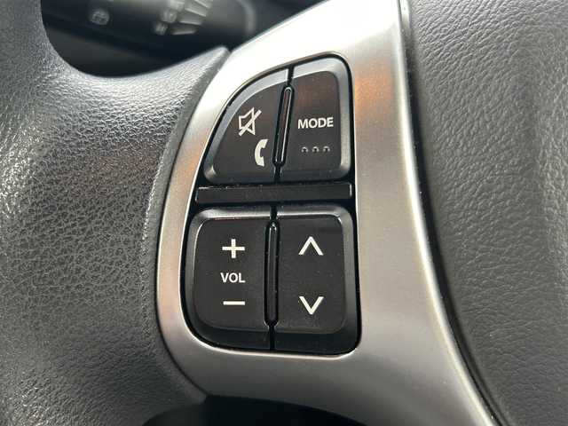 スズキ ワゴンＲ FX－LTD 大阪府 2016(平28)年 3万km クリスタルホワイトP ナビ　/フルセグ　/Ｂｌｕｅｔｏｏｔｈ　/バックカメラ　/シートヒーター　/ＥＴＣ　/衝突軽減ブレーキ　/ステアリングスイッチ　/フロアーマット　/サイドバイザー　/スマートキー