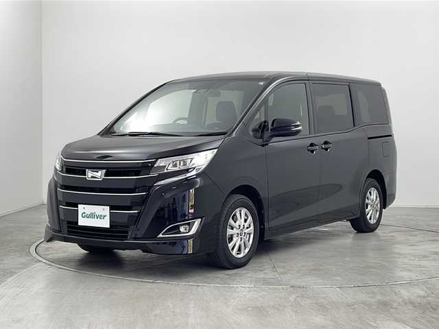 トヨタ ノア ハイブリッド G 群馬県 2021(令3)年 5.8万km ブラック 純正ナビ バックカメラ　衝突被害軽減ブレーキ　クルーズコントロール　前席シートヒーター　両側電動スライドドア　純正ビルトインETC2.0 LED ステアリングリモコン　ウッドコンビハンドル 禁煙車