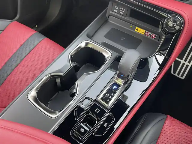 レクサス ＮＸ 350h Fスポーツ 東京都 2022(令4)年 1.5万km ホワイトノーヴァガラスフレーク ワンオーナー/パノラマルーフ/赤黒レザー/HUD/パワーバックドア/オレンジキャリパー/純正ナビ/TV/360°カメラ /スマートキー