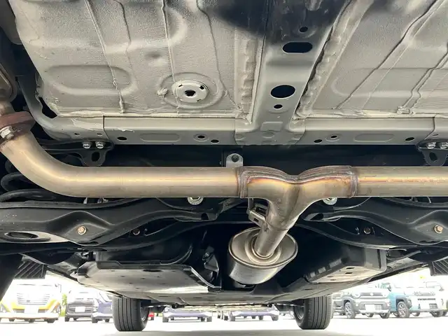 ホンダ ＺＲ－Ｖ Z 静岡県 2023(令5)年 2.7万km プラチナホワイトパール Honda SENSING/ブラインドスポットインフォメーション/後退出庫サポート/アダプティブドライビングビーム/マルチビューカメラシステム/Honda CONNECTディスプレー/ETC2.0車載器/ワイヤレス充電器/本革シート/運転席8ウェイ助手席4ウェイパワーシート(ドライビングポジションシステム付)/運転席＆助手席シートヒーター/BOSEプレミアムサウンドシステム(12スピーカー)/ハンズフリーアクセスパワーテールゲート(予約クローズ機能付)/純正18インチアルミホイール(切削＋ベルリナブラック)/エンジンスタートボタン/パワーステアリング/パワーウィンドウ/スマートキー/オートエアコン/クルーズコントロール/USB入力端子/純正フロアマット/ABS/横滑り防止装置/コーナーセンサー前後/レーンキープアシスト/オートライト/オートマチックハイビーム/ダウンヒルアシストコントロール/LEDヘッドライト/W＋サイドエアバック/衝突軽減システム/カーテンエアバック/衝突軽減システム/ステアリングヒーター