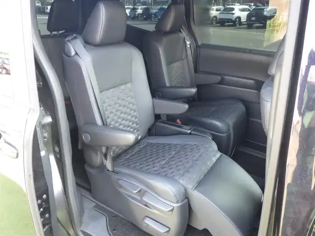 トヨタ ヴォクシー S－Z 千葉県 2022(令4)年 3.7万km スパークリングブラックパールクリスタルシャイン Toyota Safety Sense/・プリクラッシュセーフティ/・レーンディパーチャーアラート/・オートハイビーム/・レーダークルーズコントロール/・ブラインドスポットモニター/両側パワースライドドア/ハーフレザーシート/前席シートヒーター/10.5インチ純正コネクティッドナビ/地デジTV/【DVD/CD再生機能　Bluetooth接続】/バックカメラ/革巻きステアリング/ETC（2.0）/LEDヘッドライト/ウインカーミラー/クリアランスソナー/純正17インチアルミホイル/サイド/カーテンエアバッグ/スマートキー