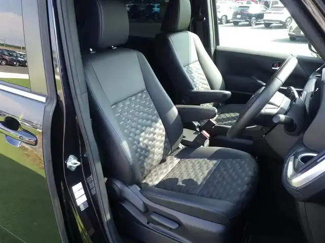 トヨタ ヴォクシー S－Z 千葉県 2022(令4)年 3.7万km スパークリングブラックパールクリスタルシャイン Toyota Safety Sense/・プリクラッシュセーフティ/・レーンディパーチャーアラート/・オートハイビーム/・レーダークルーズコントロール/・ブラインドスポットモニター/両側パワースライドドア/ハーフレザーシート/前席シートヒーター/10.5インチ純正コネクティッドナビ/地デジTV/【DVD/CD再生機能　Bluetooth接続】/バックカメラ/革巻きステアリング/ETC（2.0）/LEDヘッドライト/ウインカーミラー/クリアランスソナー/純正17インチアルミホイル/サイド/カーテンエアバッグ/スマートキー