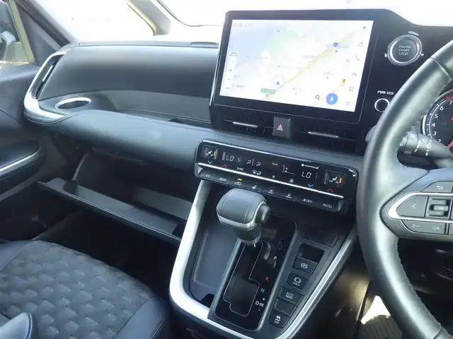 トヨタ ヴォクシー S－Z 千葉県 2022(令4)年 3.7万km スパークリングブラックパールクリスタルシャイン Toyota Safety Sense/・プリクラッシュセーフティ/・レーンディパーチャーアラート/・オートハイビーム/・レーダークルーズコントロール/・ブラインドスポットモニター/両側パワースライドドア/ハーフレザーシート/前席シートヒーター/10.5インチ純正コネクティッドナビ/地デジTV/【DVD/CD再生機能　Bluetooth接続】/バックカメラ/革巻きステアリング/ETC（2.0）/LEDヘッドライト/ウインカーミラー/クリアランスソナー/純正17インチアルミホイル/サイド/カーテンエアバッグ/スマートキー